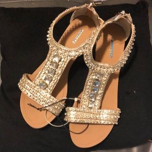 EXPRESS Gorgeous sandals !!🌸🌼🌸🌺